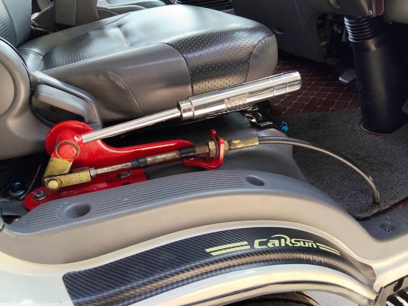 ISUZU NQR 175แรงม้า รถบรรทุก 6ล้อ กระบะเหล็กติดเครน ปี2014