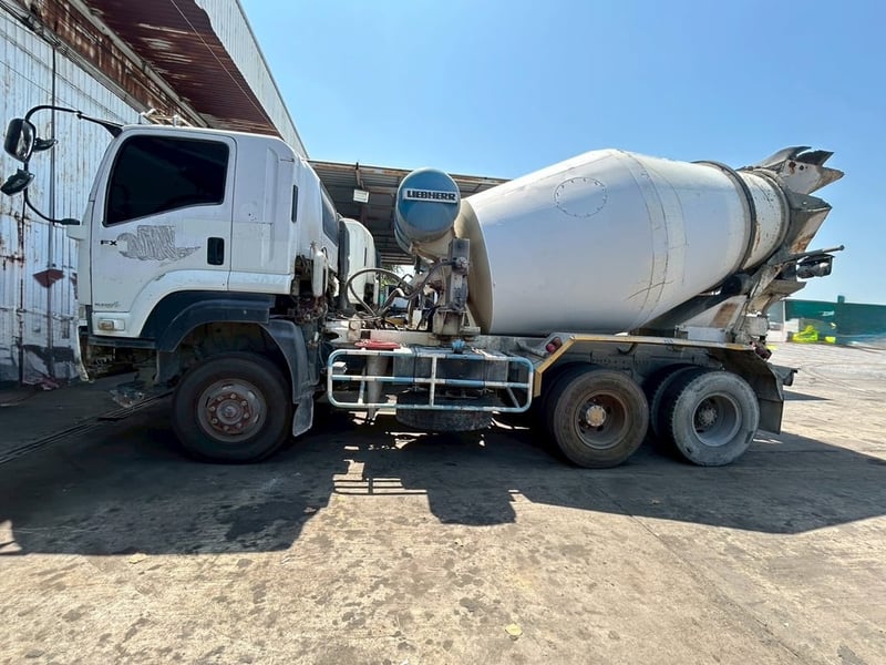 10ล้อ360อีซูซุโม่ปูน7คิวสภาพพร้อมใช้เก็บรายละเอียดนิดหน่อยใช้งานได้เลย