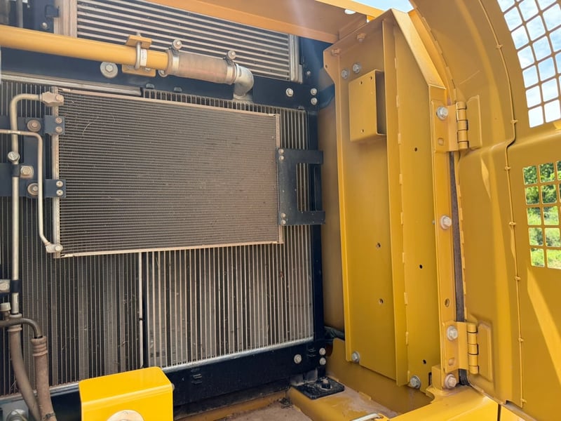 แมคโครแคท320GXสภาพป้ายแดงพร้อมใช้งานเอกสารเล่มทะเบียน แมคโครแคท320GXสภาพป้ายแดงพร้อมใช้งานเอกสารเล่มทะเบียน