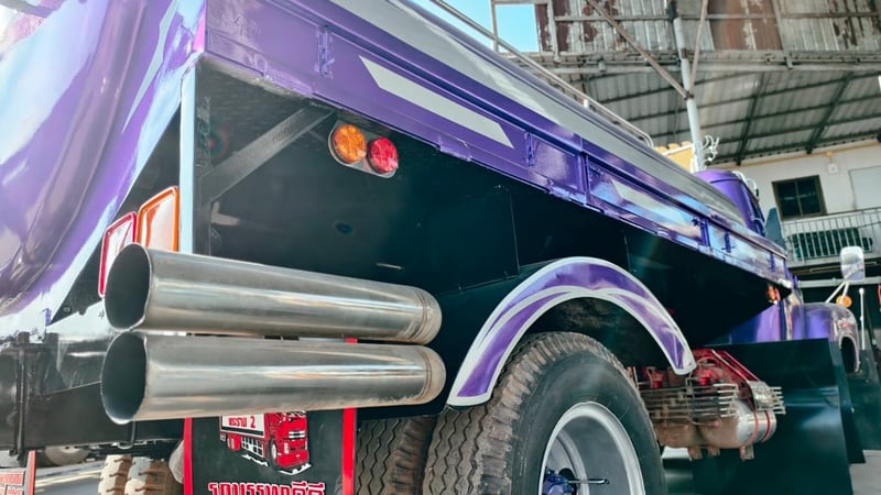 หกล้อหัวยาวรถน้ำเครื่อง 160 แรงม้า ระบบเบรกกิฟฟี่พร้อมระบบสเปรย์น้ำ ระบบเบรกกิฟฟี่พร้อมระบบสเปรย์น้ำ