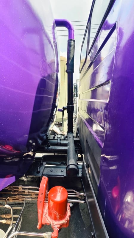 หกล้อหัวยาวรถน้ำเครื่อง 160 แรงม้า ระบบเบรกกิฟฟี่พร้อมระบบสเปรย์น้ำ ระบบเบรกกิฟฟี่พร้อมระบบสเปรย์น้ำ