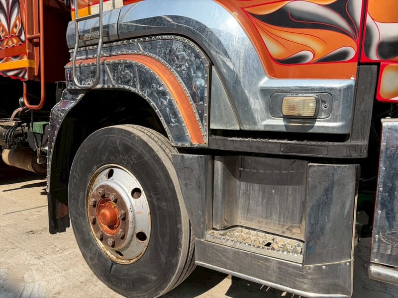 10ล้อดั้มอีซูซุ360ปี57มือเดียวป้ายแดงสภาพเดิมๆไมล์น้อย