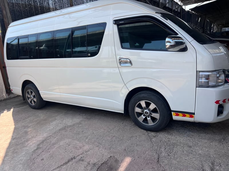 ขายรถตู้โตโยต้าคอมมูนิเตอร์