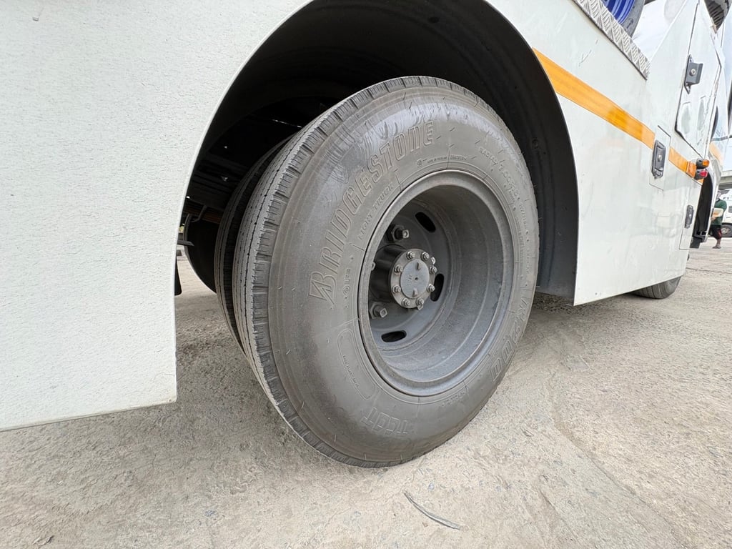 หกล้อรถยกอีซูซุNMR130ปี64ไมล์น้อยสภาพดี รถใช้ในสนามบิน หกล้อรถยกอีซูซุNMR130ปี64ไมล์น้อยสภาพดี รถใช้ในสนามบิน