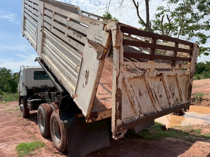 ขายรถ 10 ล้อดั้มพ์ FUSO 240 แรงม้า ปี 58