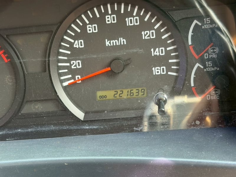 10ล้อดั้มอีซูซุ360ปี57มือเดียวป้ายแดงสภาพเดิมๆไมล์น้อย