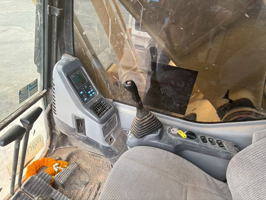 🚜 รถแบคโฮ KOMATSU PC200-7 (มีเล่มทะเบียน!) 🚜 รถแบคโฮ KOMATSU PC200-7 (มีเล่มทะเบียน!)