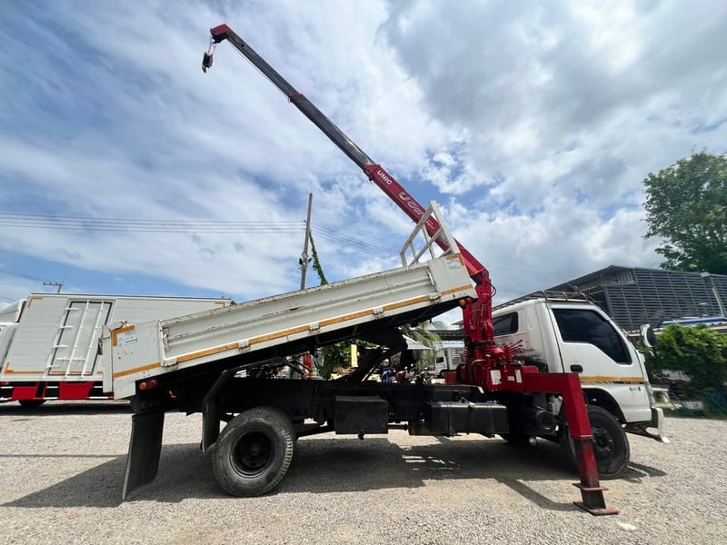 ISUZU NQR 175แรงม้า รถบรรทุก 6ล้อ กระบะเหล็กติดเครน ปี2009 ISUZU NQR 175แรงม้า รถบรรทุก 6ล้อ กระบะเหล็กติดเครน ปี2009