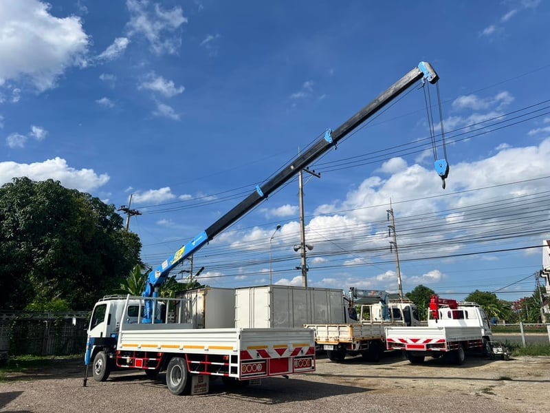 ISUZU NQR 175แรงม้า รถบรรทุก 6ล้อ กระบะเหล็กติดเครน ปี2014 ISUZU NQR 175แรงม้า รถบรรทุก 6ล้อ กระบะเหล็กติดเครน ปี2014