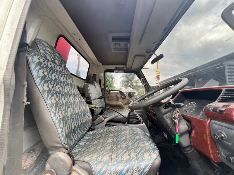 ISUZU NQR 175แรงม้า รถบรรทุก 6ล้อ กระบะเหล็กติดเครน ปี2009 ISUZU NQR 175แรงม้า รถบรรทุก 6ล้อ กระบะเหล็กติดเครน ปี2009