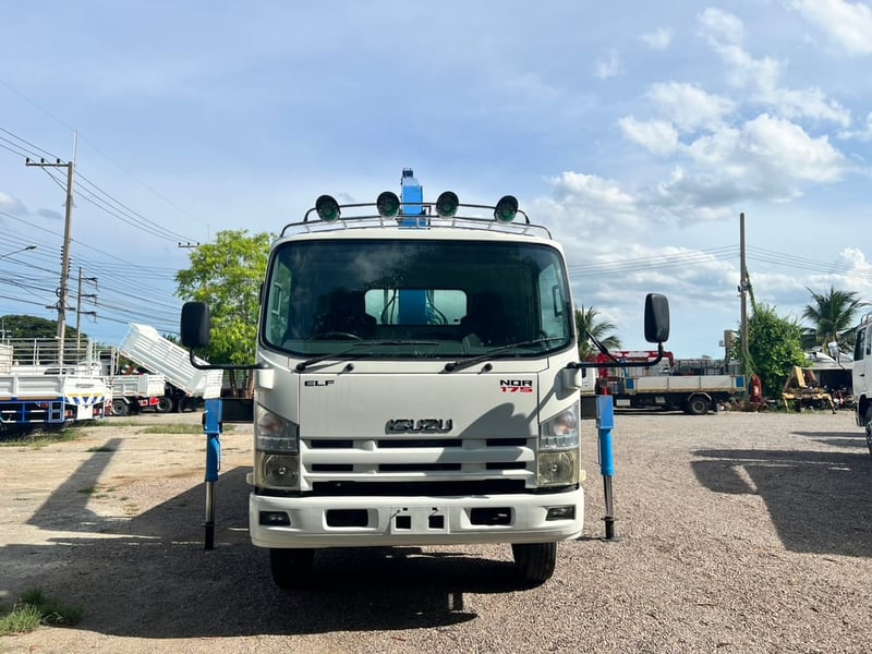 ISUZU NQR 175แรงม้า รถบรรทุก 6ล้อ กระบะเหล็กติดเครน ปี2014 ISUZU NQR 175แรงม้า รถบรรทุก 6ล้อ กระบะเหล็กติดเครน ปี2014
