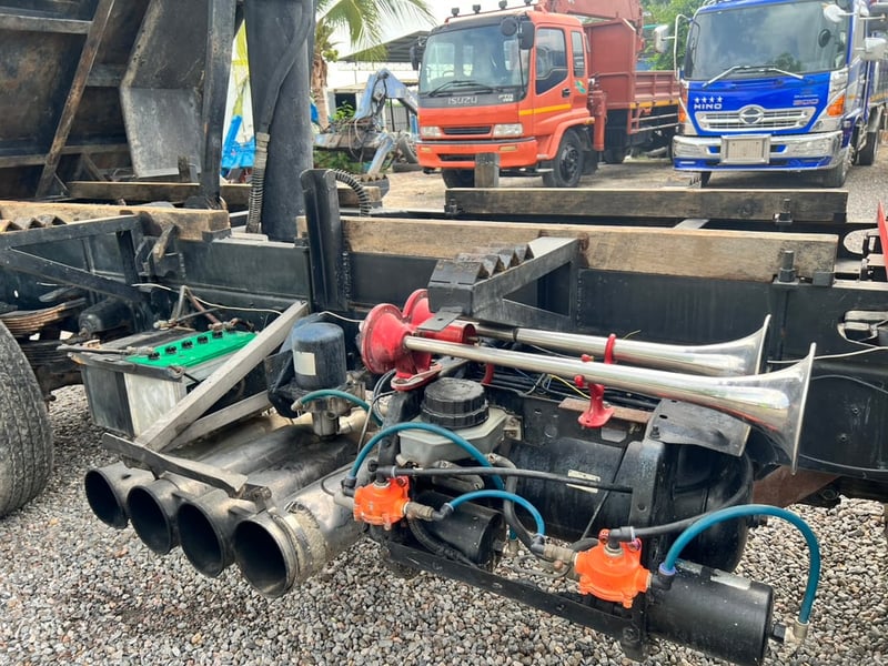 HINO FC 145แรงม้า รถบรรทุก 6ล้อ ดั้มพ์ ปี2004