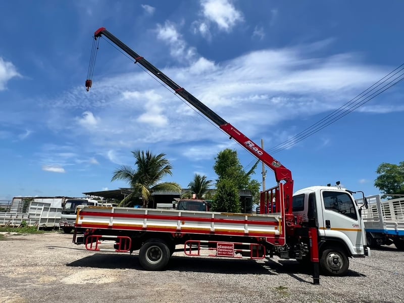 ISUZU FRR 210แรงม้า รถบรรทุก 6ล้อ กระบะเหล็กติดเครน ปี2016 ISUZU FRR 210แรงม้า รถบรรทุก 6ล้อ กระบะเหล็กติดเครน ปี2016