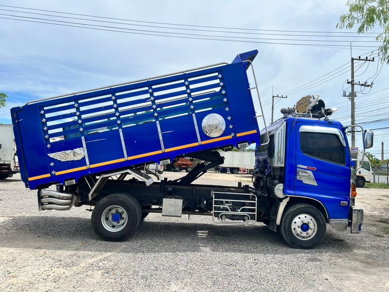 HINO FC 210แรงม้า รถบรรทุก 6ล้อ ดั้มพ์ ปี2018