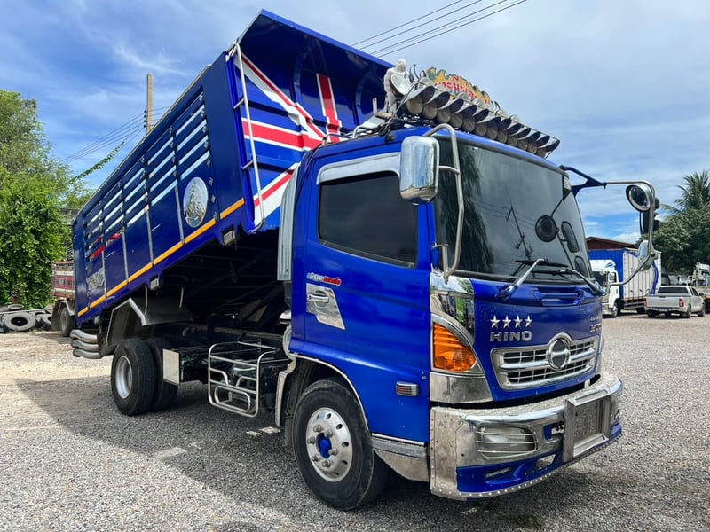 HINO FC 210แรงม้า รถบรรทุก 6ล้อ ดั้มพ์ ปี2018