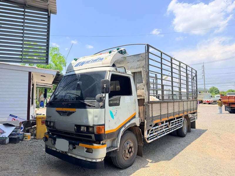 ISUZU FC2W 120 แรง ISUZU FC2W 120 แรง
