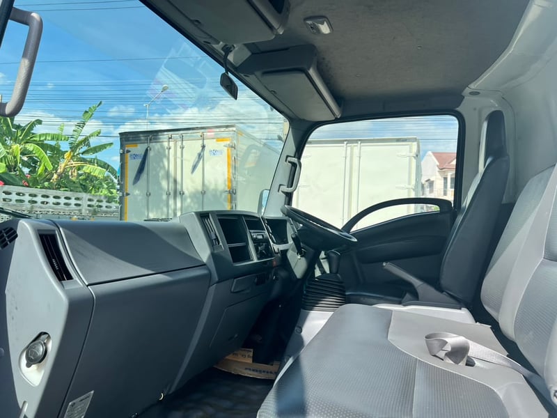 ISUZU NQR 175แรงม้า รถบรรทุก 6ล้อ กระบะเหล็กติดเครน ปี2014 ISUZU NQR 175แรงม้า รถบรรทุก 6ล้อ กระบะเหล็กติดเครน ปี2014