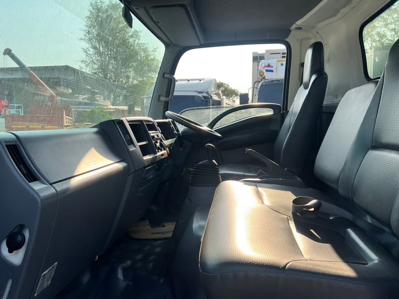 ISUZU NQR175 ปี57 