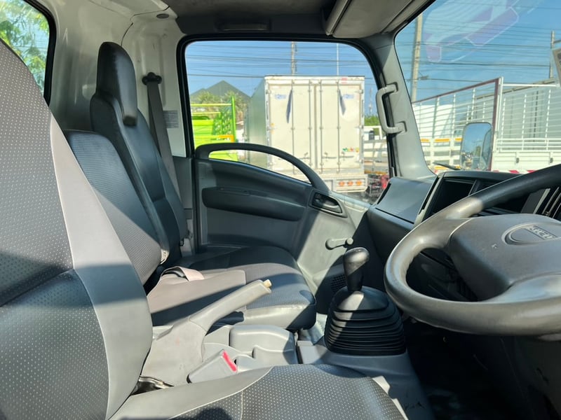 ISUZU NQR175 ปี57