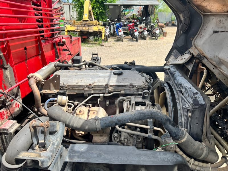 ISUZU NQR 175แรงม้า รถบรรทุก 6ล้อ กระบะเหล็กติดเครน ปี2009 ISUZU NQR 175แรงม้า รถบรรทุก 6ล้อ กระบะเหล็กติดเครน ปี2009