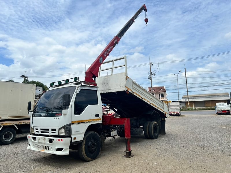 ISUZU NQR 175แรงม้า รถบรรทุก 6ล้อ กระบะเหล็กติดเครน ปี2009 ISUZU NQR 175แรงม้า รถบรรทุก 6ล้อ กระบะเหล็กติดเครน ปี2009