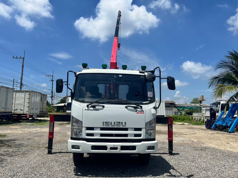 ISUZU FRR 210แรงม้า รถบรรทุก 6ล้อ กระบะเหล็กติดเครน ปี2016 ISUZU FRR 210แรงม้า รถบรรทุก 6ล้อ กระบะเหล็กติดเครน ปี2016