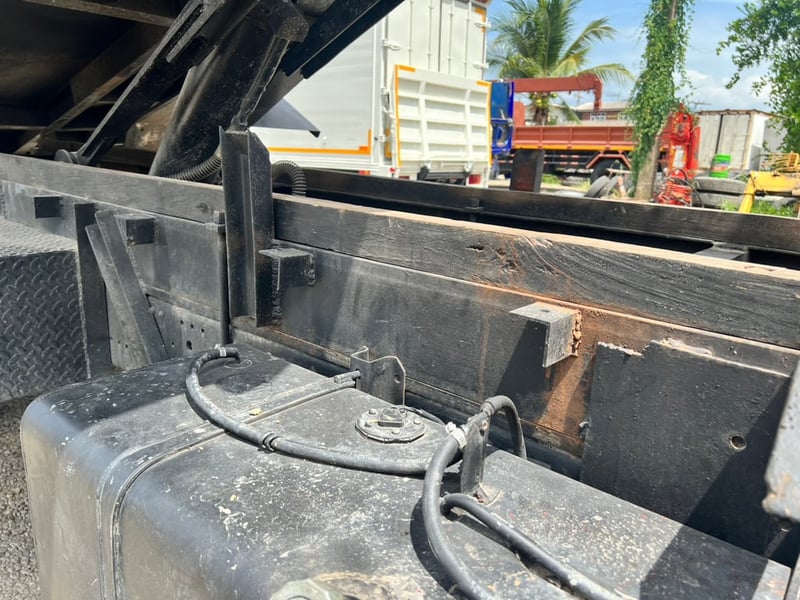 ISUZU NQR 175แรงม้า รถบรรทุก 6ล้อ กระบะเหล็กติดเครน ปี2009 ISUZU NQR 175แรงม้า รถบรรทุก 6ล้อ กระบะเหล็กติดเครน ปี2009