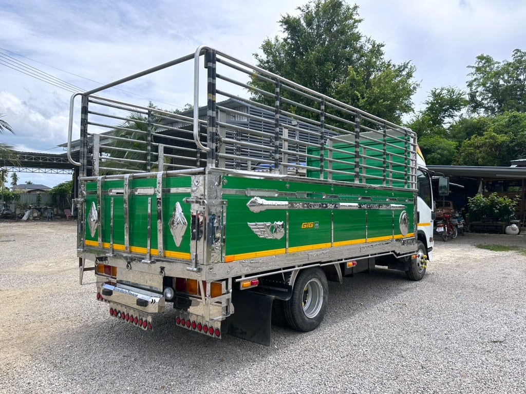 ISUZU NPR150 ปี53 กระบะยาว 5 เมตร ISUZU NPR150 ปี53 กระบะยาว 5 เมตร