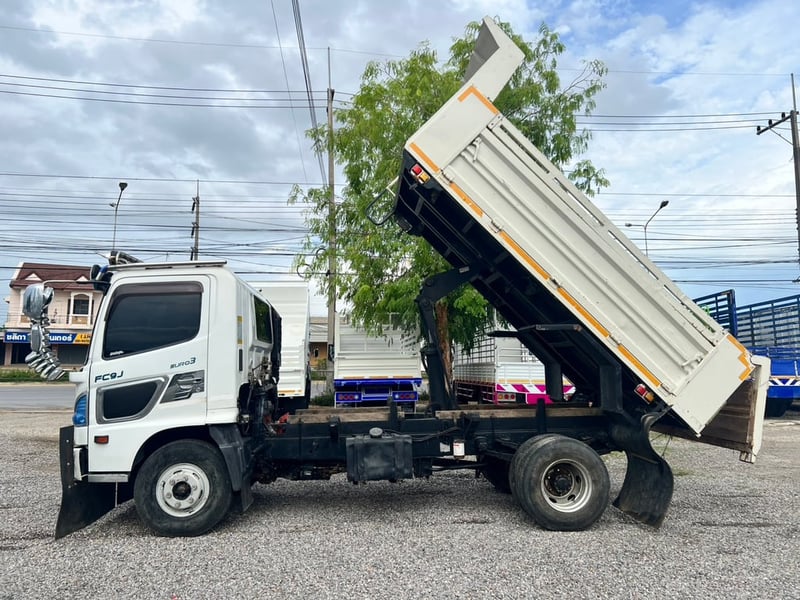HINO FC 145แรงม้า รถบรรทุก 6ล้อ ดั้มพ์ ปี2004