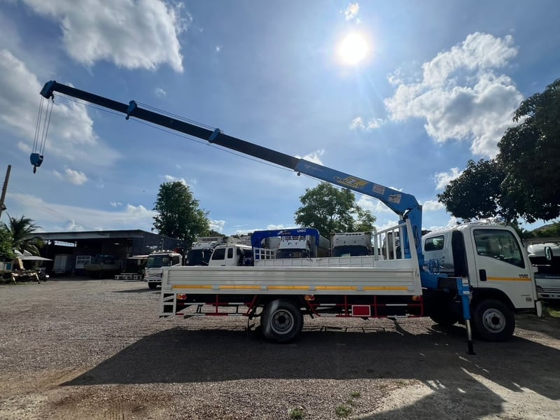 ISUZU NQR 175แรงม้า รถบรรทุก 6ล้อ กระบะเหล็กติดเครน ปี2014 ISUZU NQR 175แรงม้า รถบรรทุก 6ล้อ กระบะเหล็กติดเครน ปี2014