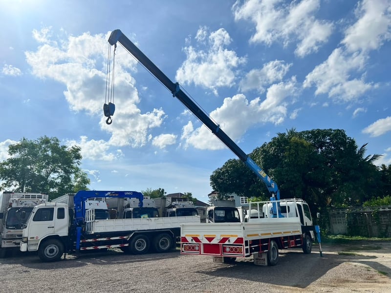 ISUZU NQR 175แรงม้า รถบรรทุก 6ล้อ กระบะเหล็กติดเครน ปี2014 ISUZU NQR 175แรงม้า รถบรรทุก 6ล้อ กระบะเหล็กติดเครน ปี2014