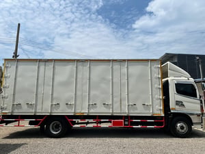 Hino mega 210 ปี62 ตู้ 10บาน 6.60เมตร Hino mega 210 ปี62 ตู้ 10บาน 6.60เมตร