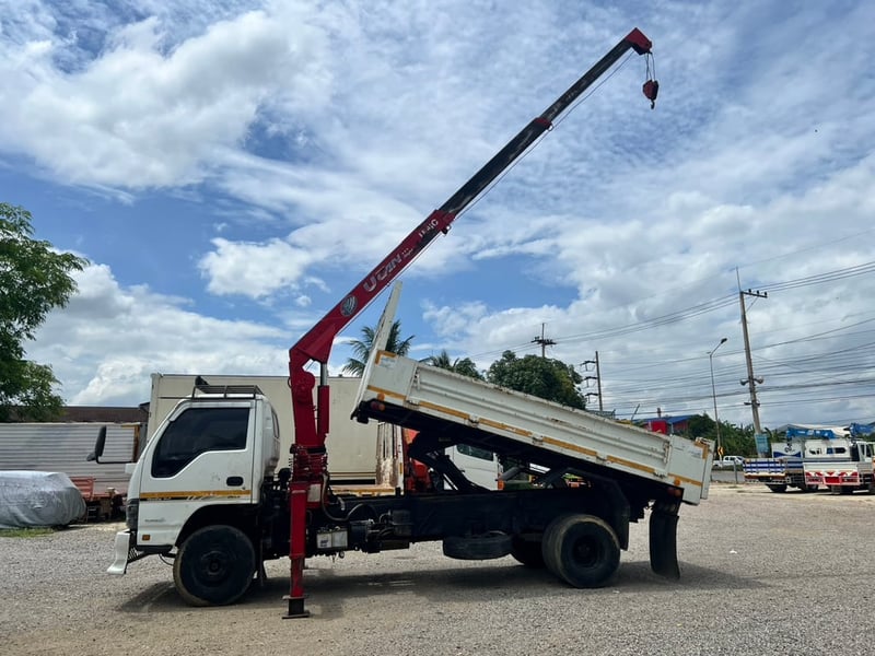 ISUZU NQR 175แรงม้า รถบรรทุก 6ล้อ กระบะเหล็กติดเครน ปี2009 ISUZU NQR 175แรงม้า รถบรรทุก 6ล้อ กระบะเหล็กติดเครน ปี2009