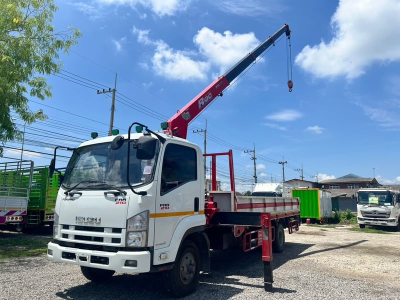 ISUZU FRR 210แรงม้า รถบรรทุก 6ล้อ กระบะเหล็กติดเครน ปี2016 ISUZU FRR 210แรงม้า รถบรรทุก 6ล้อ กระบะเหล็กติดเครน ปี2016