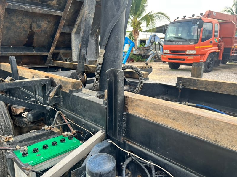 HINO FC 145แรงม้า รถบรรทุก 6ล้อ ดั้มพ์ ปี2004