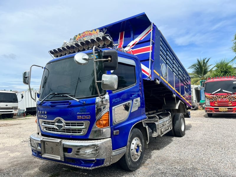 HINO FC 210แรงม้า รถบรรทุก 6ล้อ ดั้มพ์ ปี2018