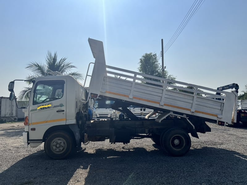 เครนยูนิค 3ตัน 3ปอก กระบะยาว 4.90เมตร