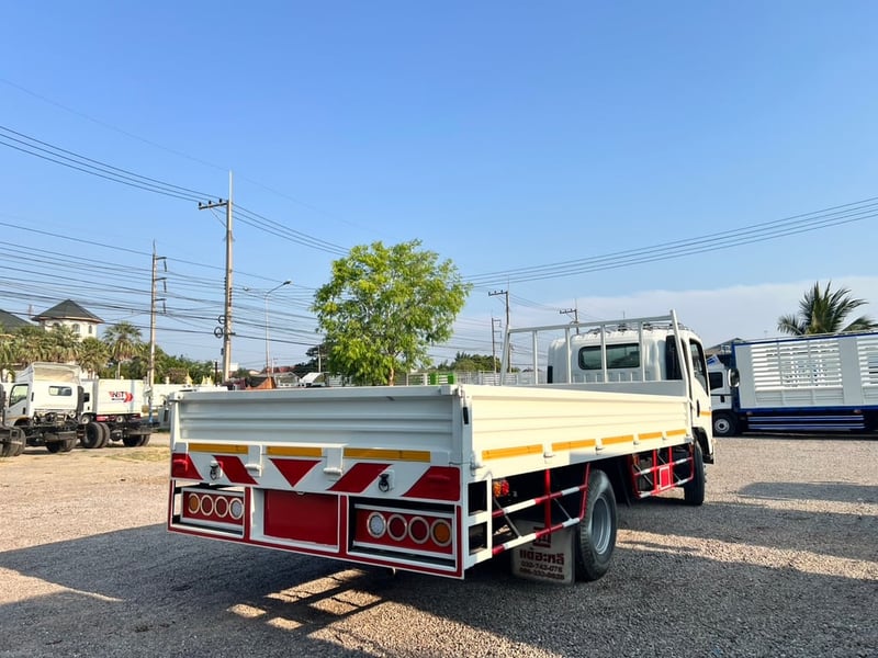 ISUZU NQR175 ปี57 