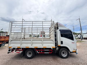 ISUZU NLR 130แรงม้า รถบรรทุก 4ล้อ กระบะคอกสูง ปี2015 ISUZU NLR 130แรงม้า รถบรรทุก 4ล้อ กระบะคอกสูง ปี2015
