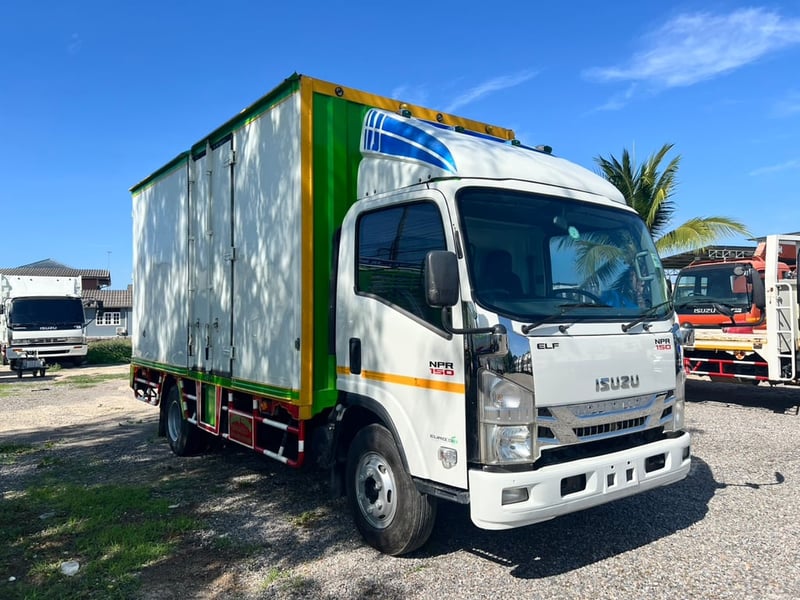 ISUZU NPR 150แรงม้า รถบรรทุก 6ล้อ ดั้มพ์ ปี2016