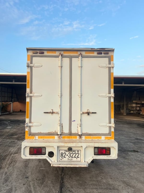 ISUZU NMR 130แรงม้า รถบรรทุก 6ล้อ ตู้แห้ง ปี2010 เลขไมล์ 156,950 กม. ISUZU NMR 130แรงม้า รถบรรทุก 6ล้อ ตู้แห้ง ปี2010 เลขไมล์ 156,950 กม.