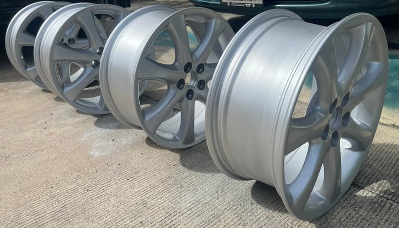 แม็กซ์ Toyota Wish สีซิลเวอร์ ขนาด 7-17 นื้ว 5 รู 100 รับประกันไม่คด ไม่ดุ้ง ไม่มีร้าว