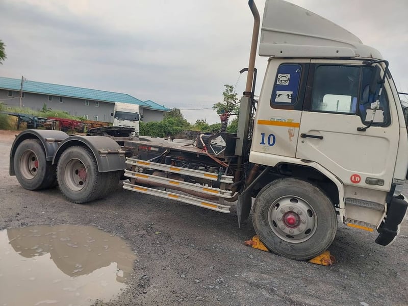 NISSAN UD PKB 216แรงม้า รถบรรทุก หัวลาก 10ล้อ หัวลาก เฉพาะหัว ปี2009 เลขไมล์น้อยกว่า 100,000 กม.