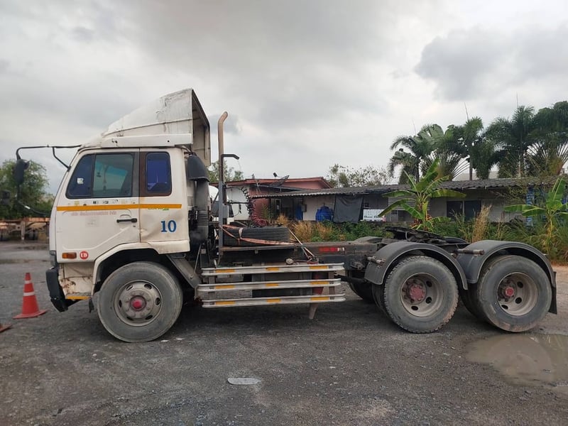 NISSAN UD PKB 216แรงม้า รถบรรทุก หัวลาก 10ล้อ หัวลาก เฉพาะหัว ปี2009 เลขไมล์น้อยกว่า 100,000 กม.