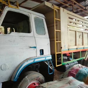 ขายรถ 10 ล้อดั้ม NISSAN เครื่องดี สภาพสวย