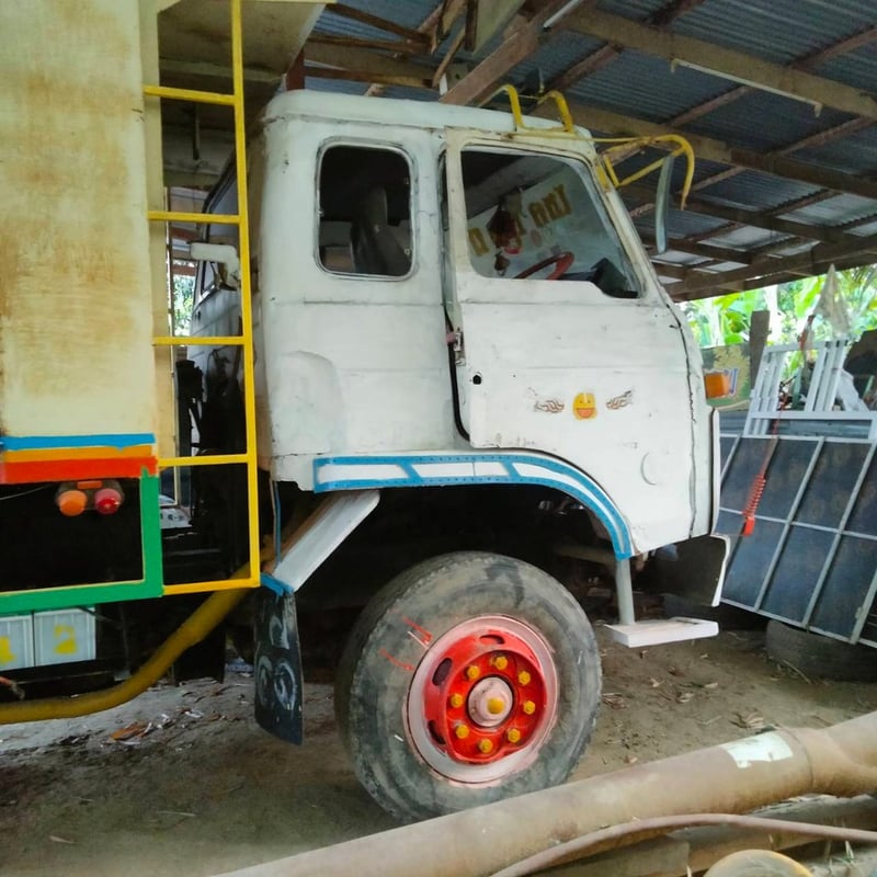 ขายรถ 10 ล้อดั้ม NISSAN เครื่องดี สภาพสวย