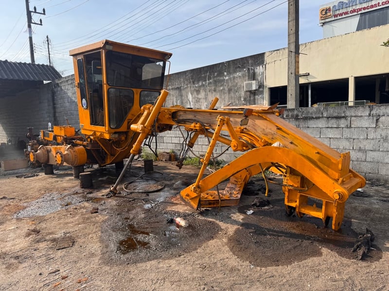 แยกอะไหล่ รถเกรด 140G72v