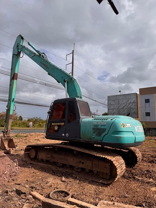 รถแบคโฮKOBELCO SK200LC-5SUPER บูมยาว 18 เมตร
