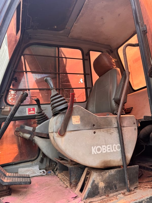 รถแบคโฮKOBELCO SK200LC-5SUPER บูมยาว 18 เมตร