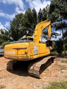 รถแบคโฮ KOMATSU PC200-7 